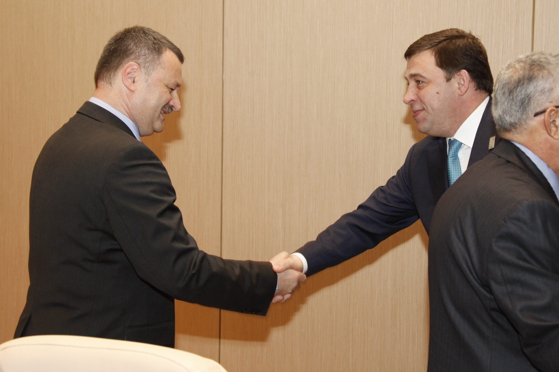 Евгений Куйвашев познакомил инспекторов МБВ с Заявочной книгой ЭКСПО-2020 - Фото 6