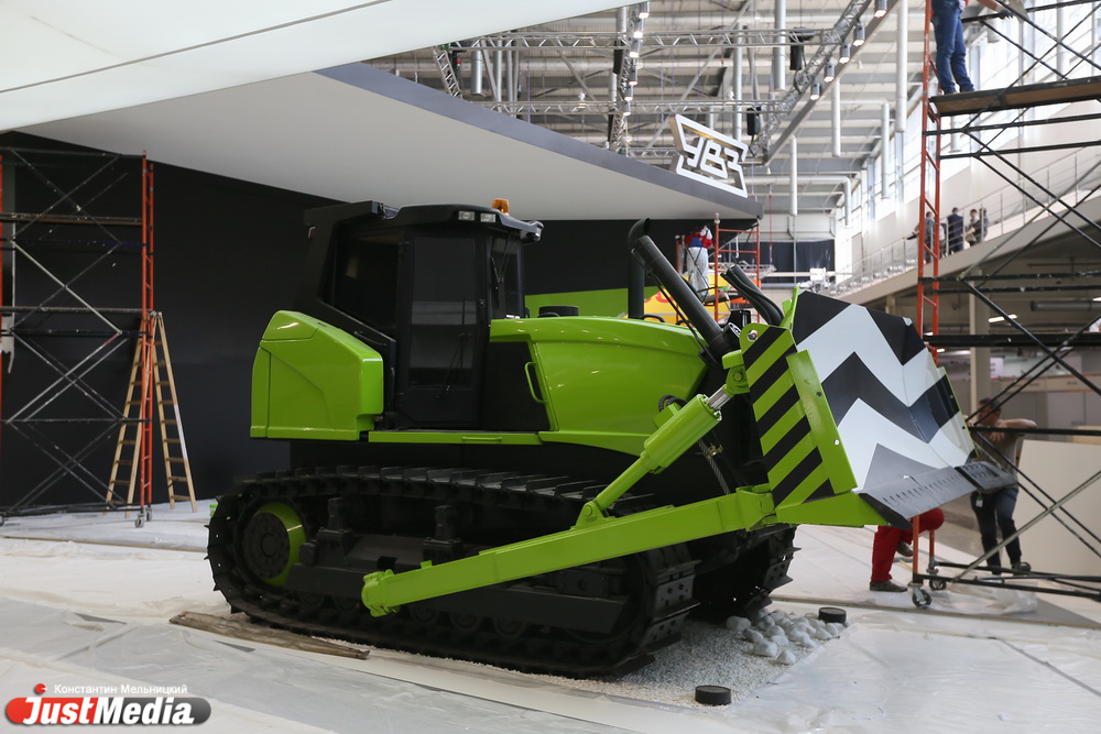 Концепт-кары от АвтоВАЗа, бульдозеры от УВЗ и китайские «ласточки». Что можно будет увидеть на ИННОПРОМе-2015. ФОТОРЕПОРТАЖ, СПОЙЛЕРЫ! - Фото 11