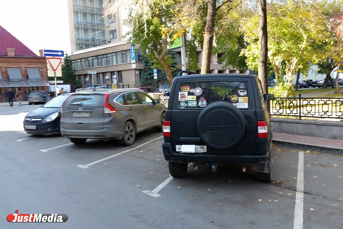 Екатеринбургские автолюбители ищут способы не платить за парковку. ФОТО - Фото 2
