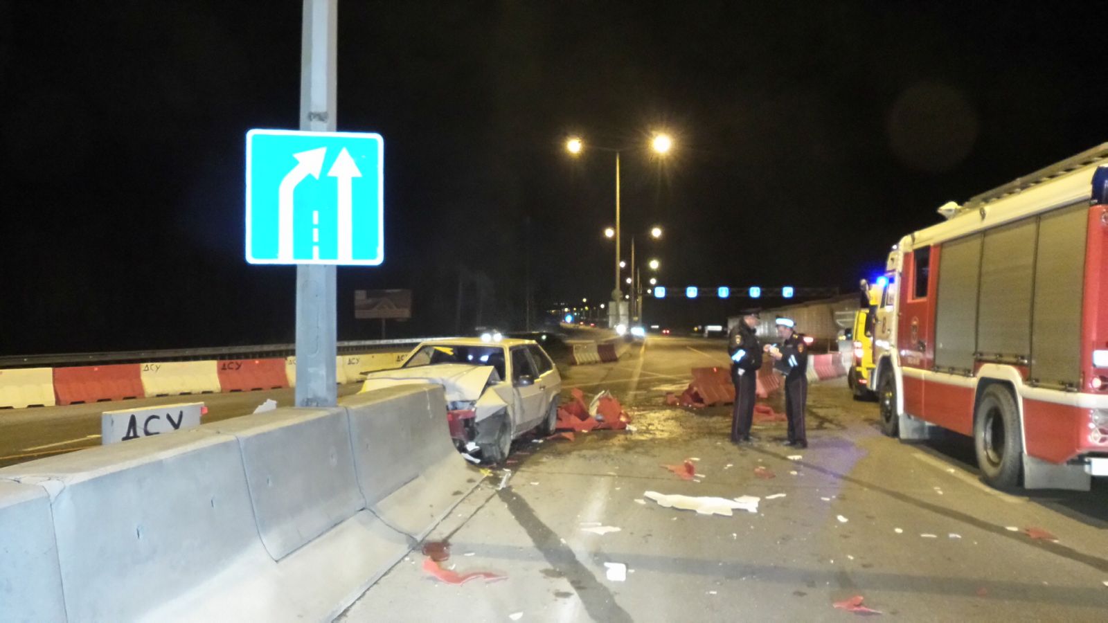 На Кольцовском тракте «Лада» врезалась в бетонное ограждение - Фото 3