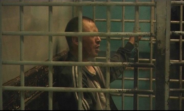 Житель Екатеринбурга совершил кражу из ломбарда, но при этом забыл на прилавке свой паспорт - Фото 4