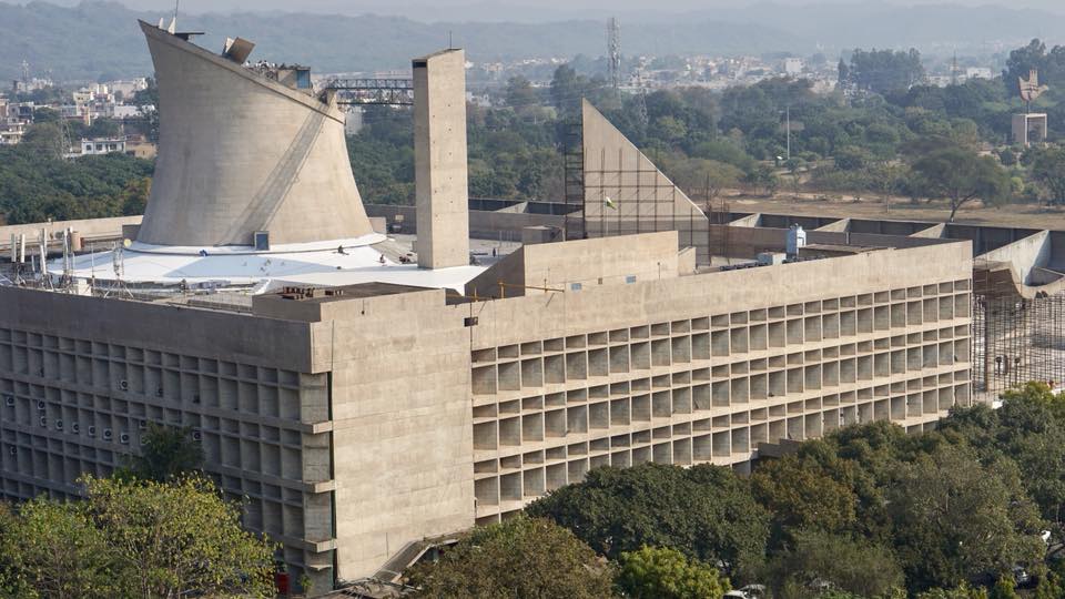 «Соседство 80-этажной VIP-высотки с картонными трущобами кажется немыслимым». Архитектура и колорит Индии глазами Тимура Абдуллаева - Фото 42