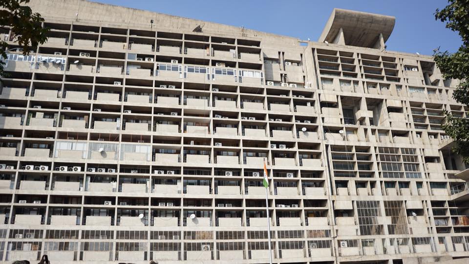 «Соседство 80-этажной VIP-высотки с картонными трущобами кажется немыслимым». Архитектура и колорит Индии глазами Тимура Абдуллаева - Фото 45