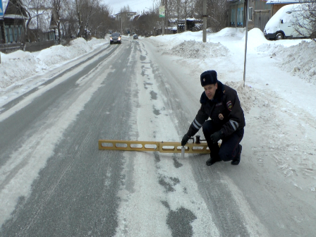Cнежные накаты и валы. Свердловскую ГИБДД не удовлетворило состояние дорог в Реже - Фото 3