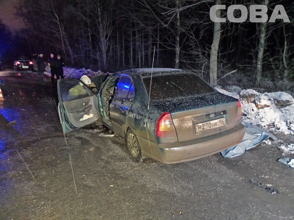 В Шарташе Митсубиси протаранил Хендэ на встречке. Погибла женщина. ФОТО - Фото 4