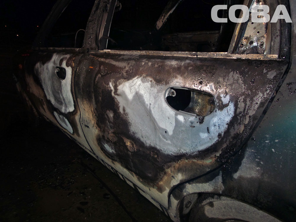 Ночью в Екатеринбурге снова сгорели две машины - Фото 3