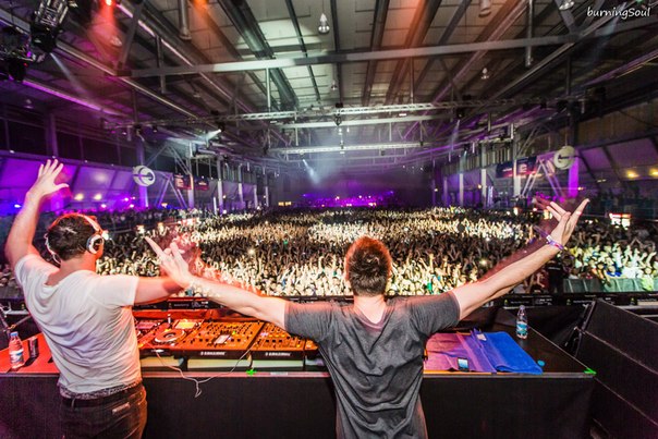 «Король отыграл по-королевски!» Лучший диджей планеты Армин ван Бюрен вышел на связь с фанатами из «Екатеринбург-ЭКСПО» - Фото 4