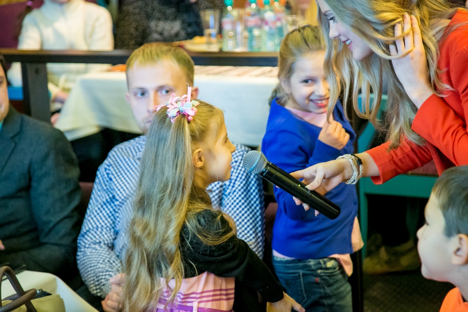 Жареный барашек в компании сумасшедшего профессора развлекли юных екатеринбуржцев в выходные  - Фото 5