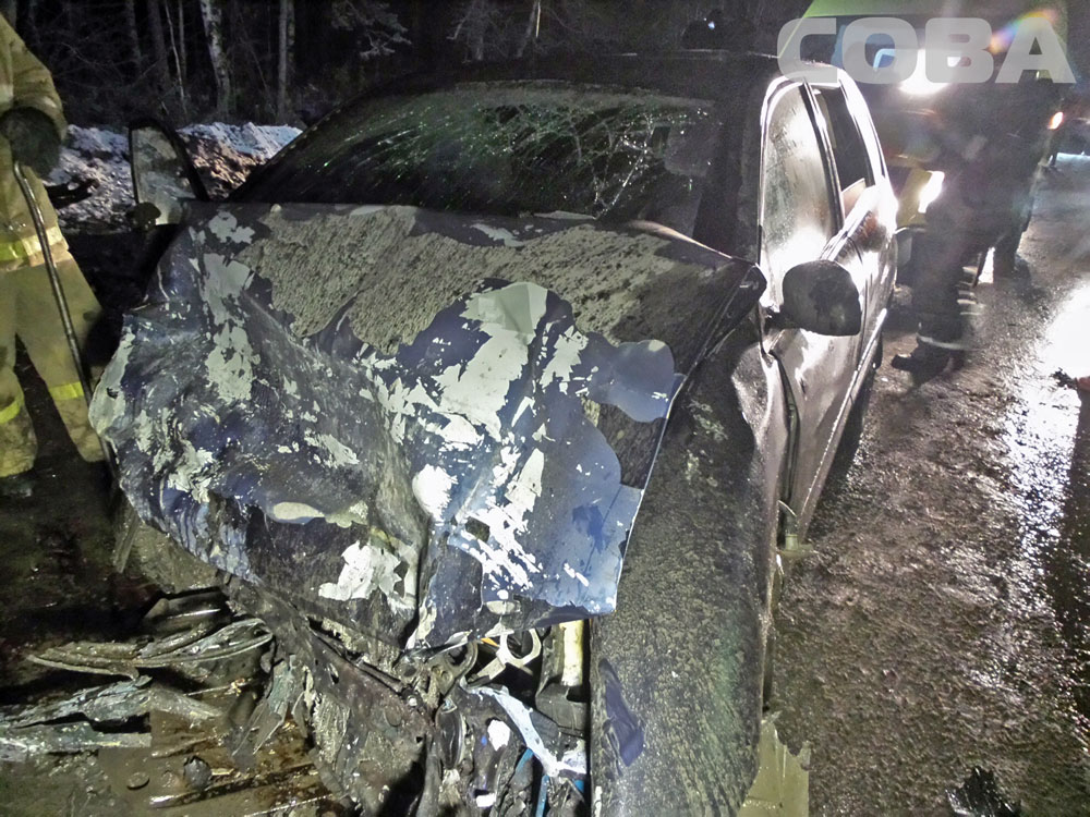 В Шарташе Митсубиси протаранил Хендэ на встречке. Погибла женщина. ФОТО - Фото 5