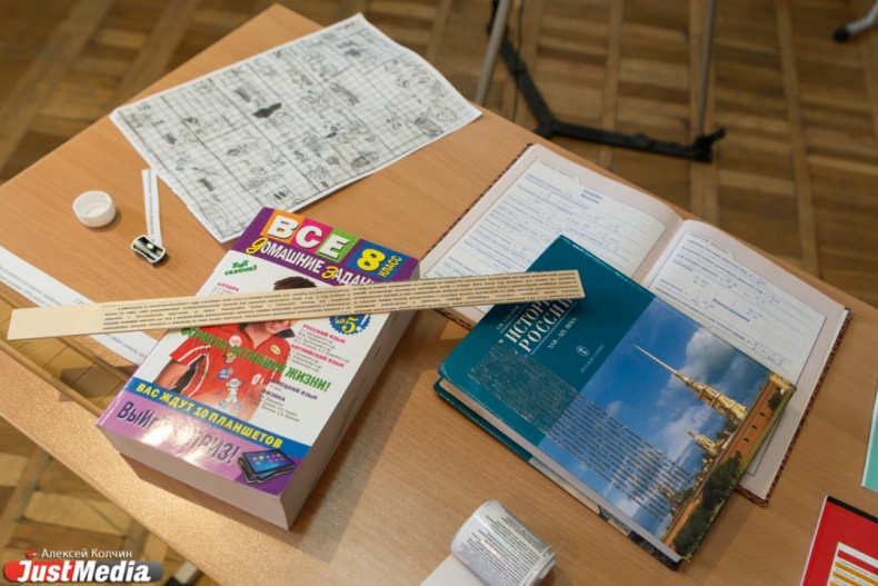 В Екатеринбурге открылась выставка шпаргалок - Фото 5