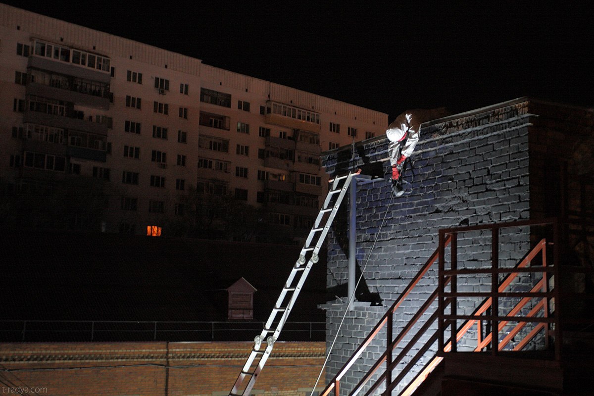 Известный уличный художник из Екатеринбурга «наследил» во Владивостоке - Фото 4