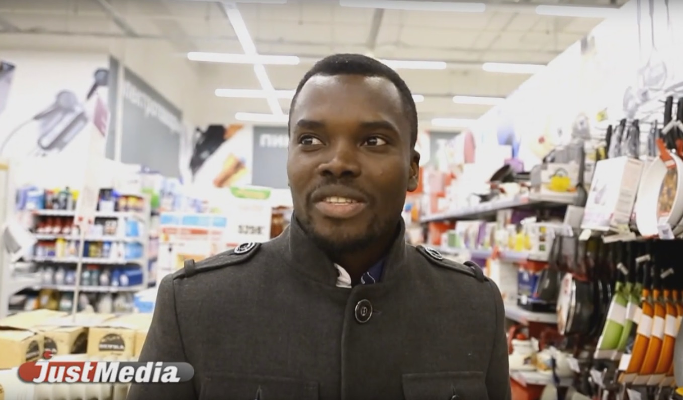 Екатеринбургские продавцы готовы общаться с иностранцами только через онлайн-переводчик. ВИДЕО - Фото 6