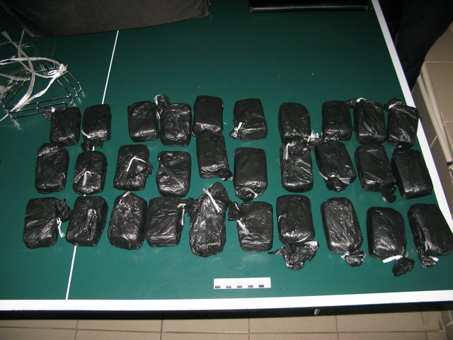 Наркополицейские изъяли у двух жителей Сысертского района 5 кг гашиша - Фото 4