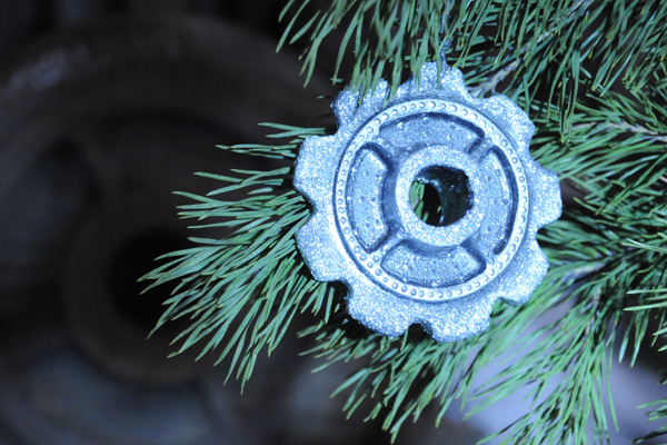 Сухоложские литейщики отправили Деду Морозу в Великий Устюг уникальные игрушки - Фото 5