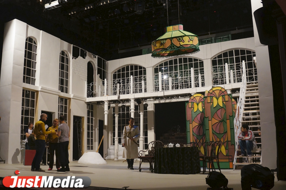 Лютый холод у порога... Кирилл Стрежнев «будит ассоциации» в «Белой гвардии» - Фото 3