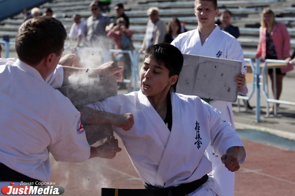 Быстрее, выше, сильнее. Будущие чемпионы устроили соревнования на стадионе «Динамо» - Фото 4