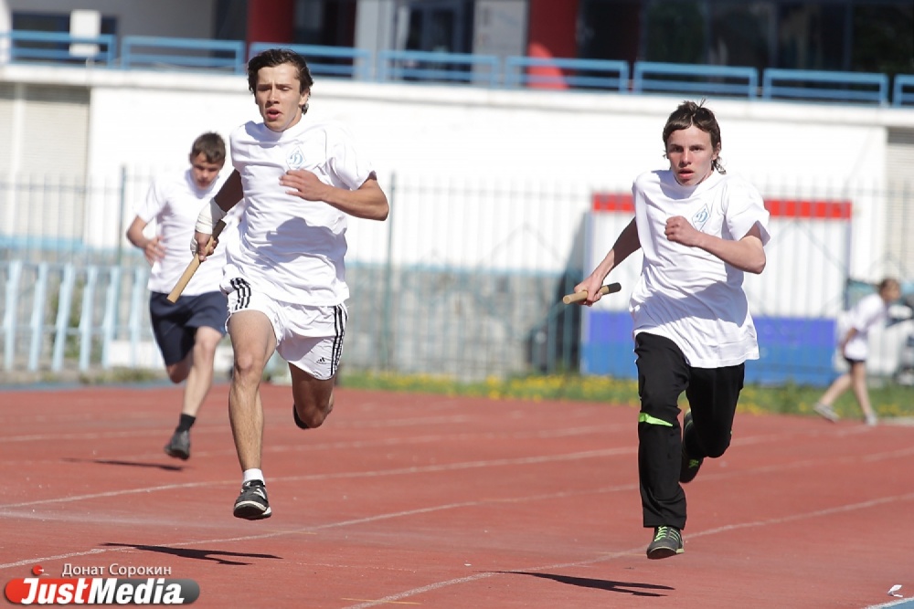 Быстрее, выше, сильнее. Будущие чемпионы устроили соревнования на стадионе «Динамо» - Фото 5