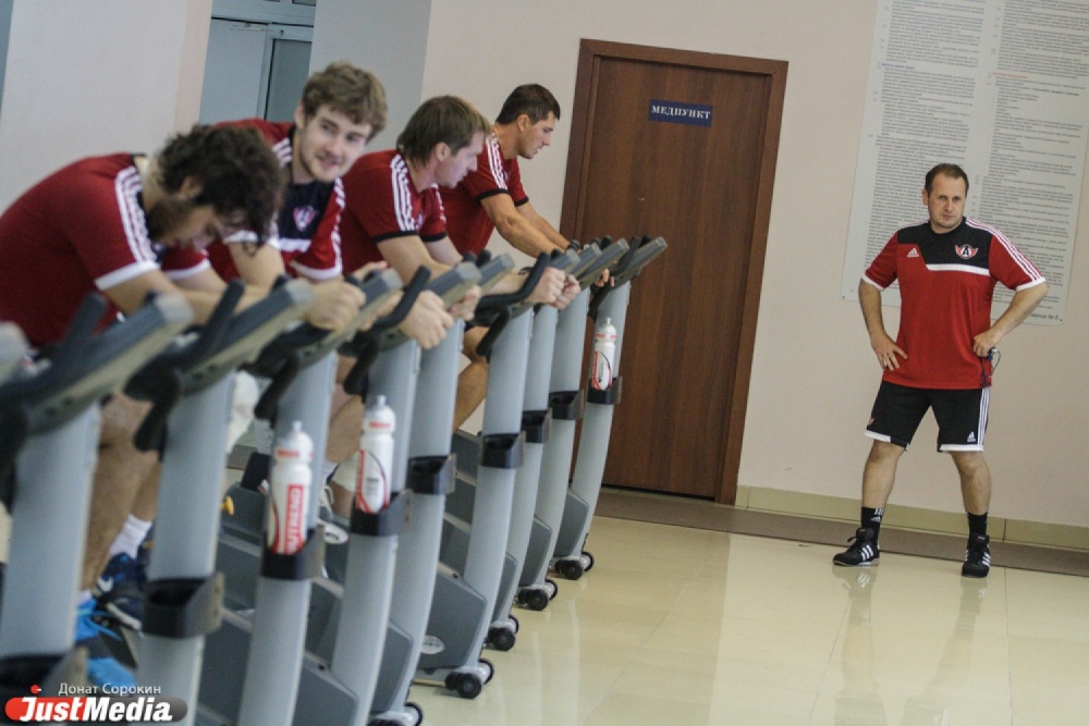 Пять легионеров, пиво и девушки. Предстоящий сезон у «Автомобилиста» обещает быть интересным - Фото 2