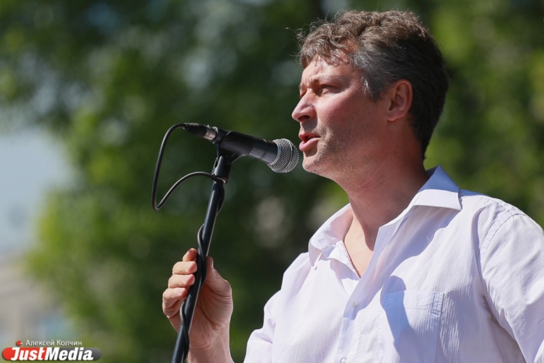 Силовики проредили колонны сторонников Путина. Не все, пришедшие поддержать государственный курс, смогли попасть на площадь - Фото 5