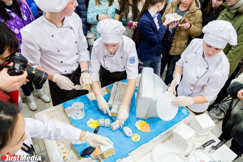 В Международный День без Интернета жители  Екатеринбурга пересели за печатные машинки - Фото 4