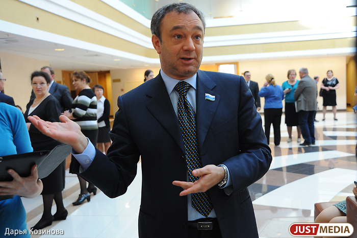 В ЗакСО новый политический конфликт. Оппозиция требует от Куйвашева отчетов, единороссы считают, что его вправе требовать только Путин - Фото 2