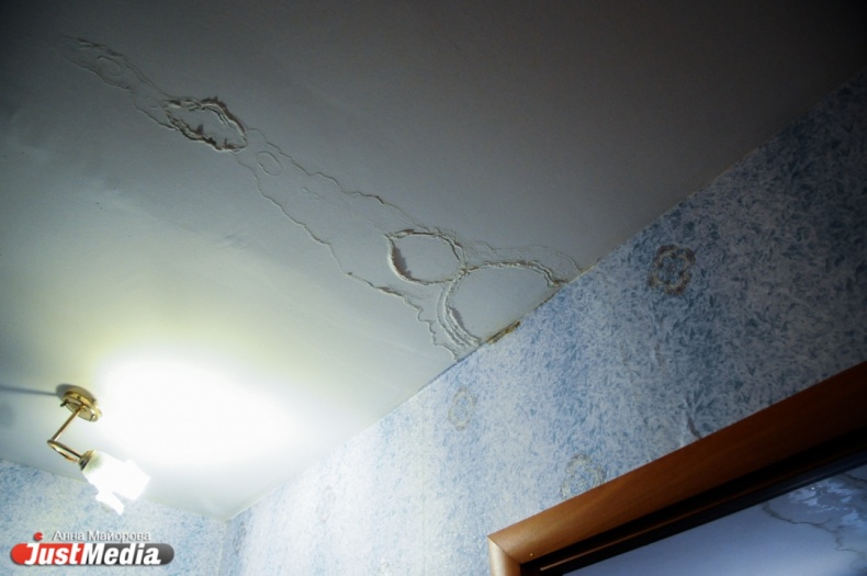 «Я лично видел, как заделывали. Не представляю, куда все девалось». Власти Белоярки не смогли найти виновных в появлении новых бараков - Фото 2