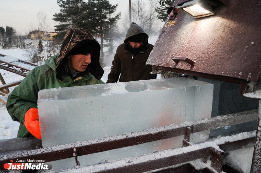 В поселке Северка началась заготовка «сырья» для главного ледового городка Екатеринбурга - Фото 3