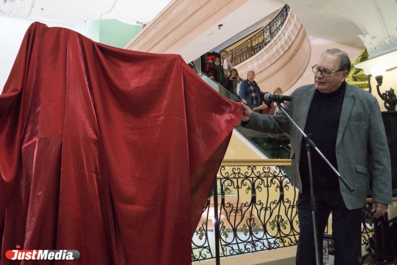 Высоцкий в роли Д’Артаньяна, дружба с Папановым и «Оскар» Михалкова: актер Валентин Смирнитский провел в Екатеринбурге встречу с поклонниками - Фото 4