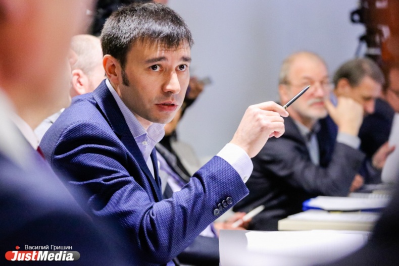 Ипподром, пешеходный мост, Чешская аллея? В Екатеринбурге объявили конкурс идей по благоустройству парка у Вечного огня - Фото 6