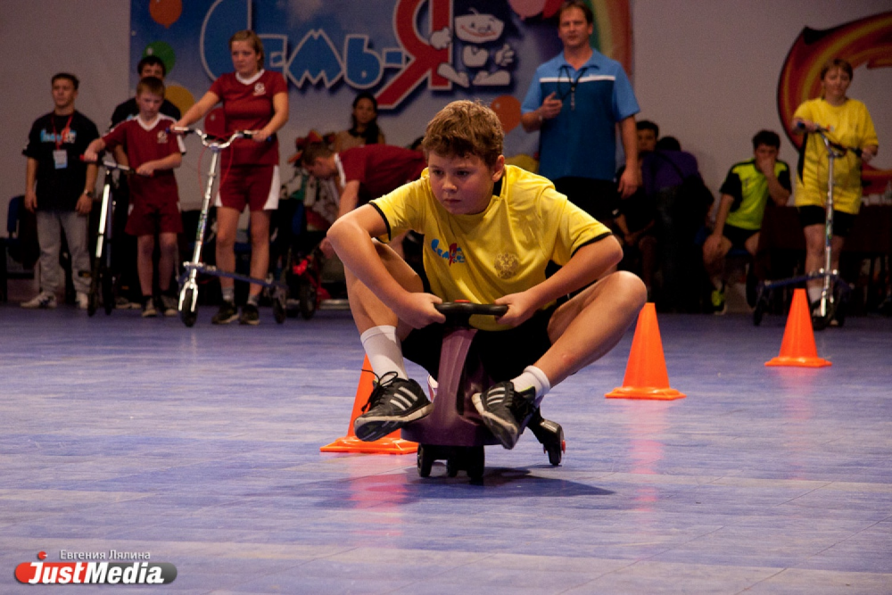 УГМК объединила семьи из десяти регионов России на спортивном празднике в Екатеринбурге - Фото 3