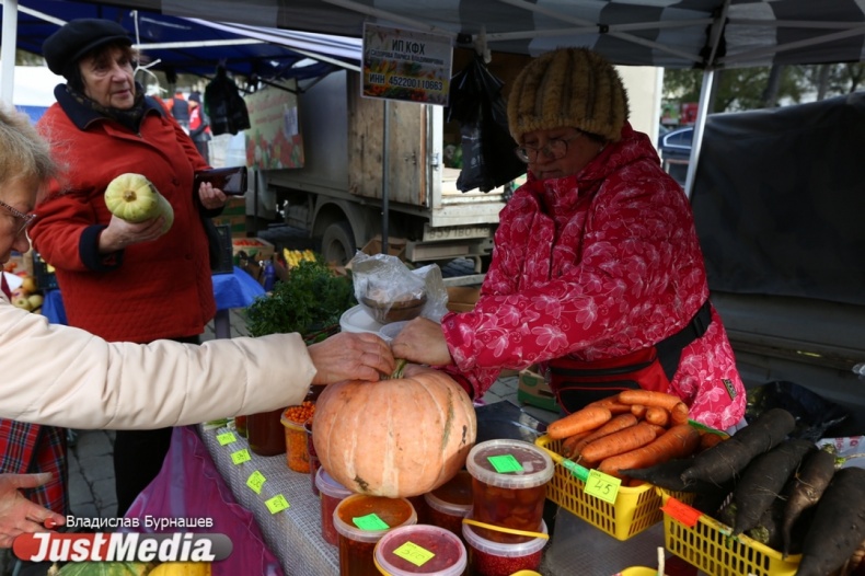 Крупные ярмарки. Крупные ярмарки. Город углич сувенирная ярмарка. Старинная ярмарка. Выставка пищевой промышленности.