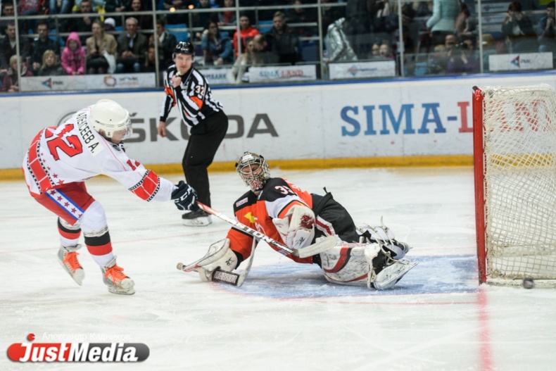 Олимпийские чемпионы, московские актеры, «Уральские пельмени» и свердловские чиновники схлестнулись в «Матче всех звезд» - Фото 8