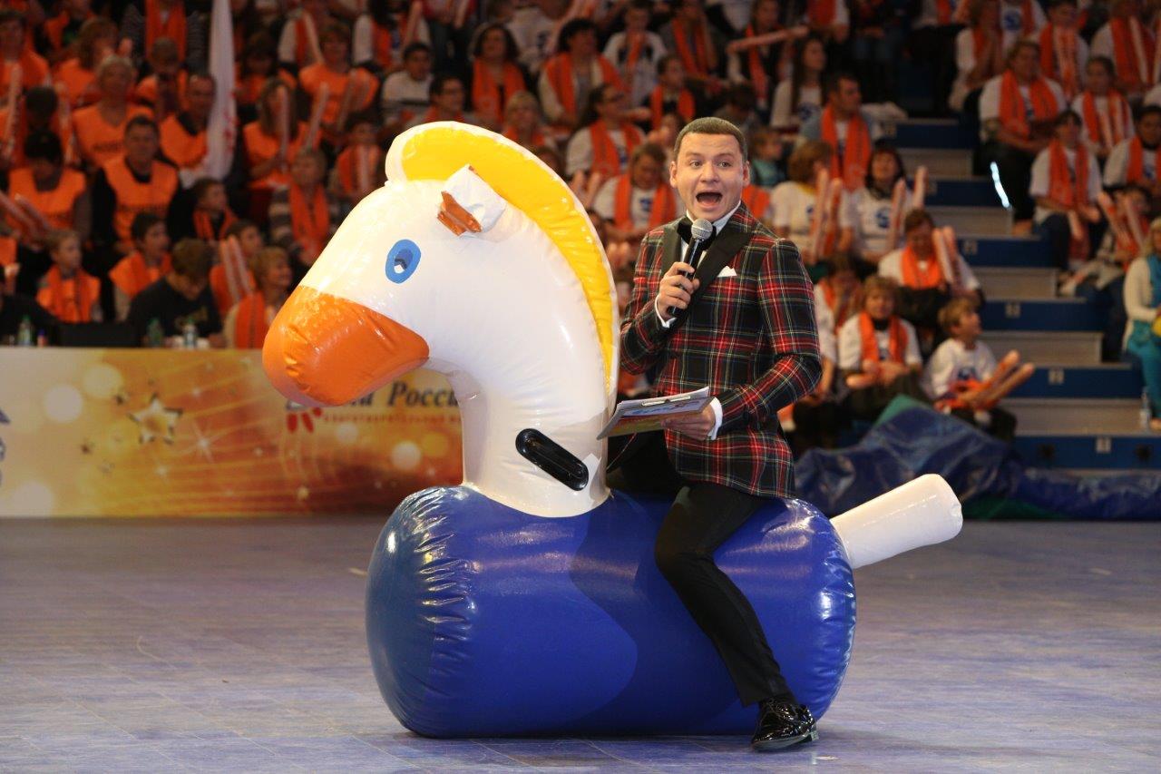 УГМК с размахом отпраздновала свое 15-летие. Танцы, песни, спортивная эстафета и подарки от Куйвашева - Фото 3