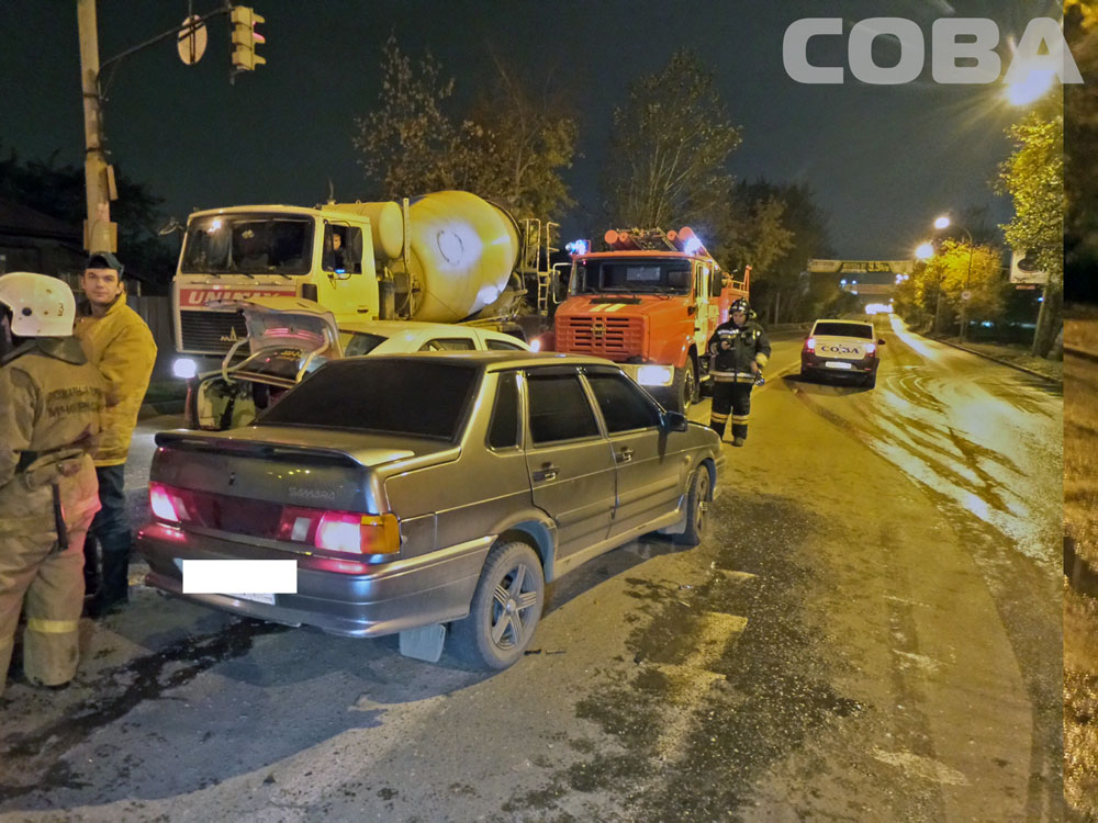 На Щорса-Московской пилот ВАЗа подбил машину такси «Автомиг». ФОТО - Фото 4