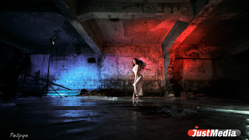 В Екатеринбурге фотографы заставили модель танцевать босиком на льду. ФОТО - Фото 6