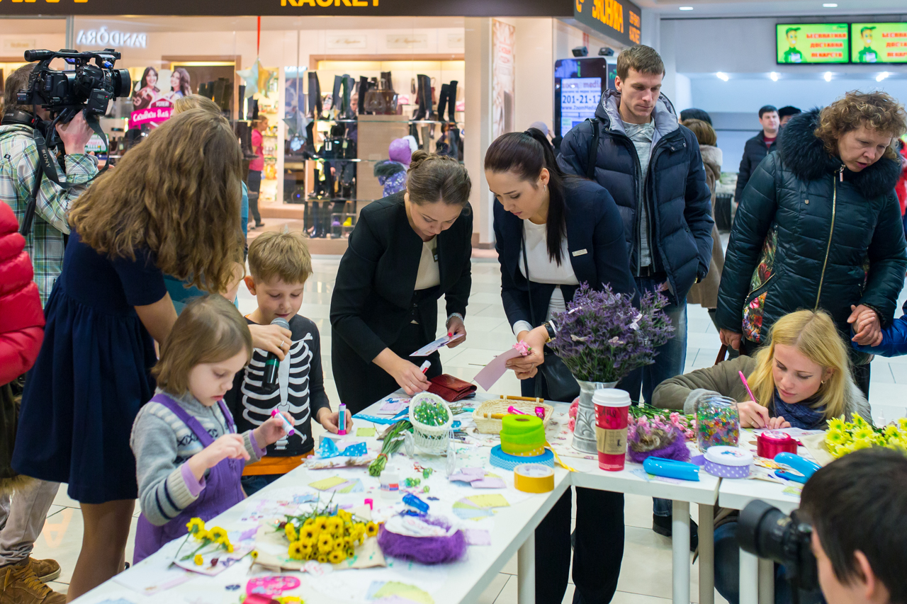 Екатеринбуржцы отправили несколько сотен поздравлений с Днем матери в разные уголки России - Фото 7