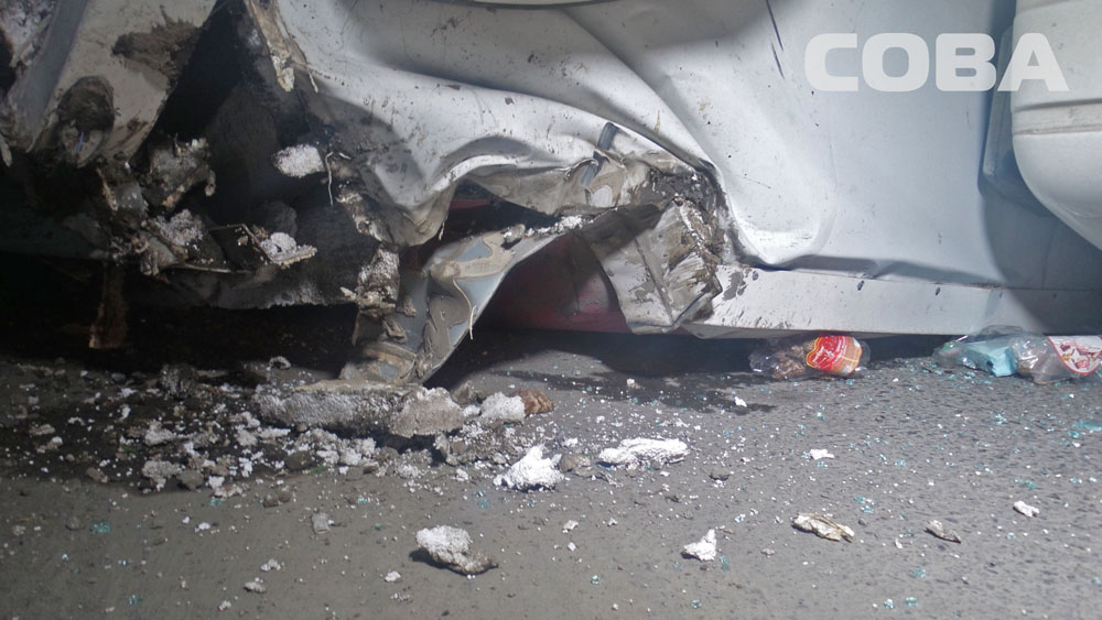 Под мостом на Синих Камнях перевернулся грузовик Hyundai - Фото 4