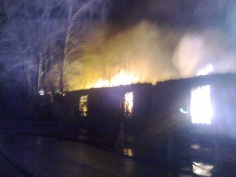 В Екатеринбурге в ночь на воскресенье сгорел мебельный цех. Площадь пожара — 1500 кв. метров - Фото 4