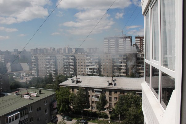 Разнесло входную группу и несколько квартир. На ЖБИ в жилом доме произошел взрыв газа.  - Фото 4