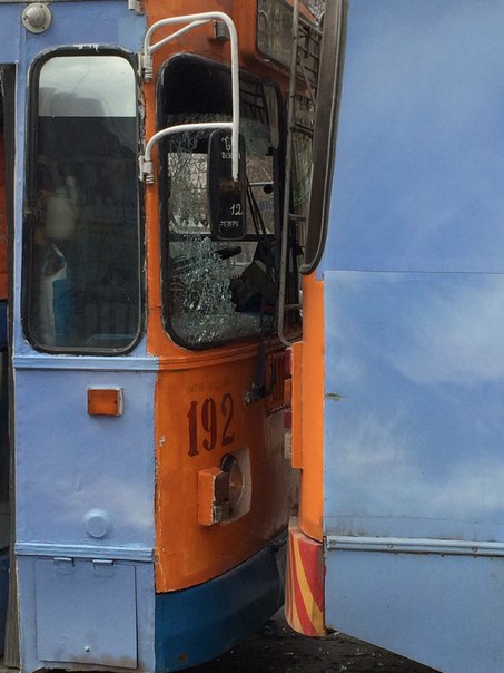 В Екатеринбурге столкнулись два  троллейбуса - Фото 2