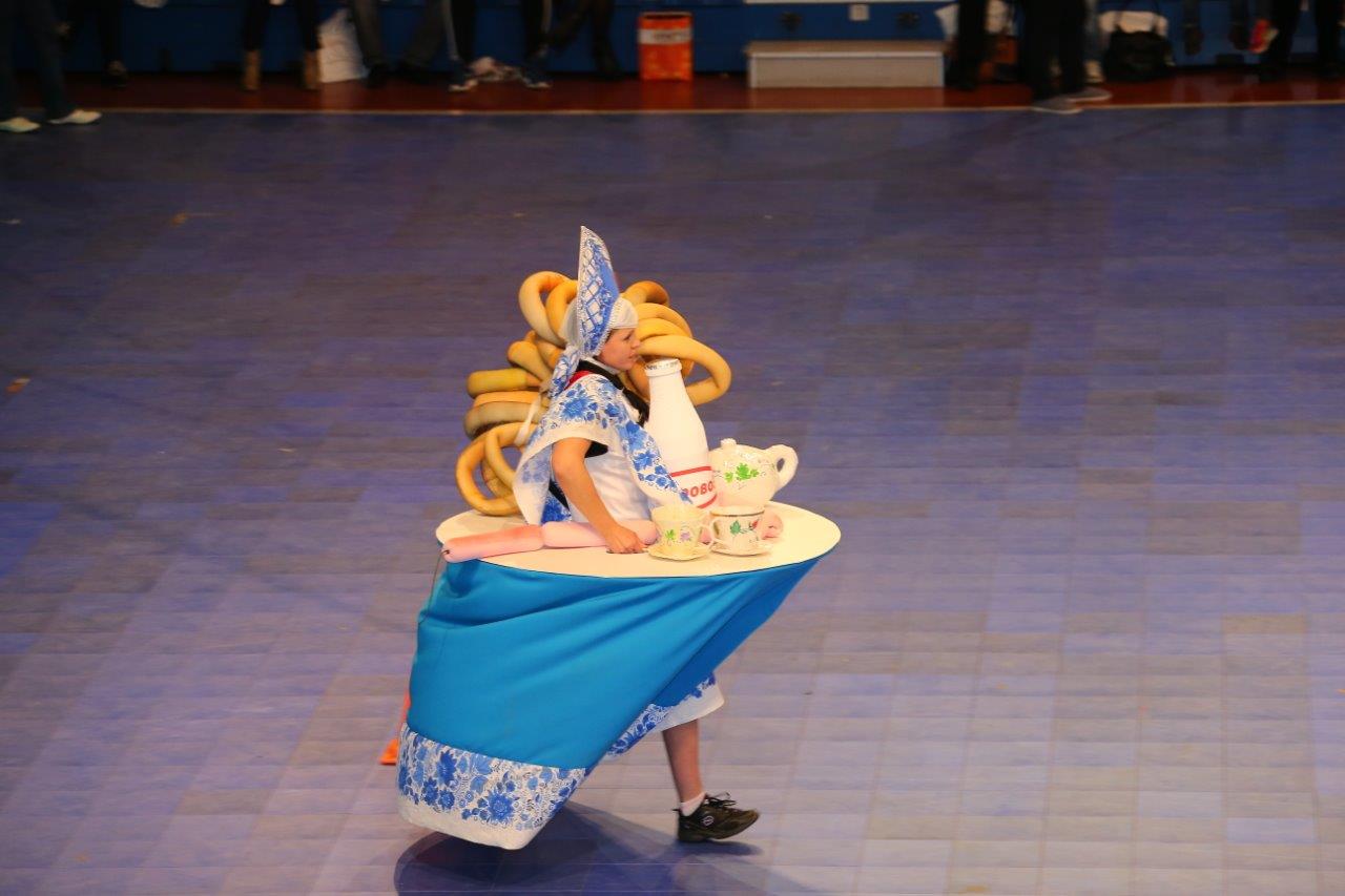 УГМК с размахом отпраздновала свое 15-летие. Танцы, песни, спортивная эстафета и подарки от Куйвашева - Фото 10