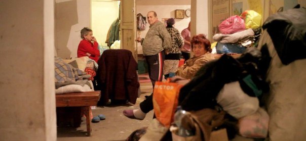 «Мы нагибались, чтобы нас не подстрелили».  Уральский драматург Андрей Крупин побывал в Донецке, где собрал материал для новой пьесы  - Фото 6