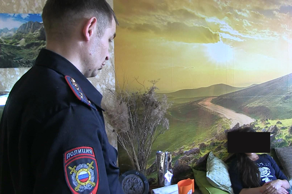 Жительница Академического устроила в квартире теплицу для конопли - Фото 4