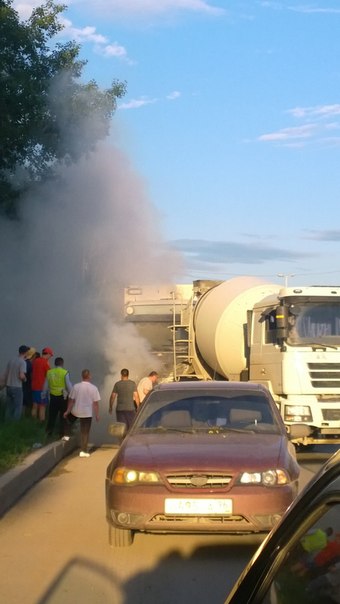 На ЖБИ минувшим вечером загорелся грузовик - Фото 2