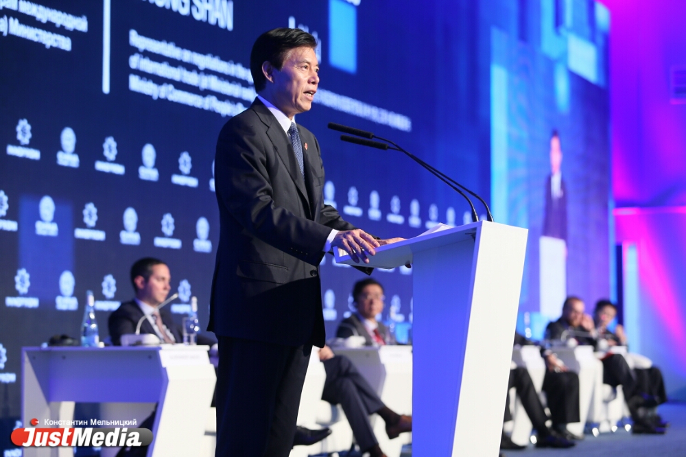 Высокие технологии и совместные производства. В первый день ИННОПРОМа бизнесмены Поднебесной обрисовали круг интересов в России - Фото 4