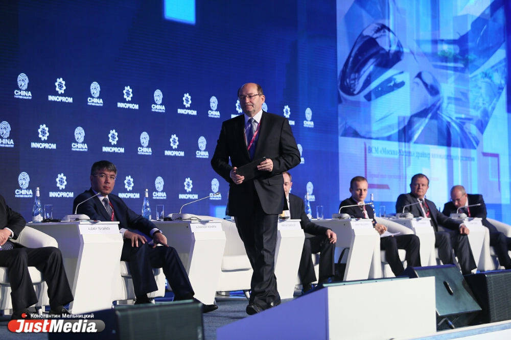 Китай направит 104 миллиарда рублей на детище Мишарина. Экс-губернатор Свердловской области прибыл на ИННОПРОМ, чтобы поговорить о ВСМ - Фото 3