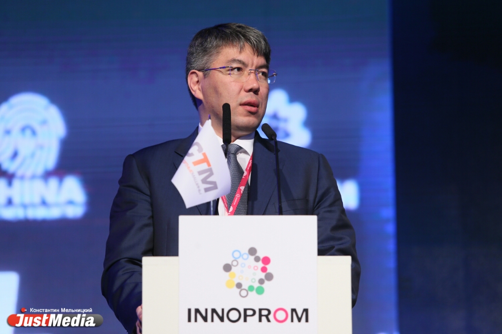 Китай направит 104 миллиарда рублей на детище Мишарина. Экс-губернатор Свердловской области прибыл на ИННОПРОМ, чтобы поговорить о ВСМ - Фото 6