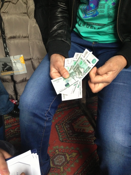 В Екатеринбурге полицейские изъяли партию контрафактной одежды известных брендов - Фото 3