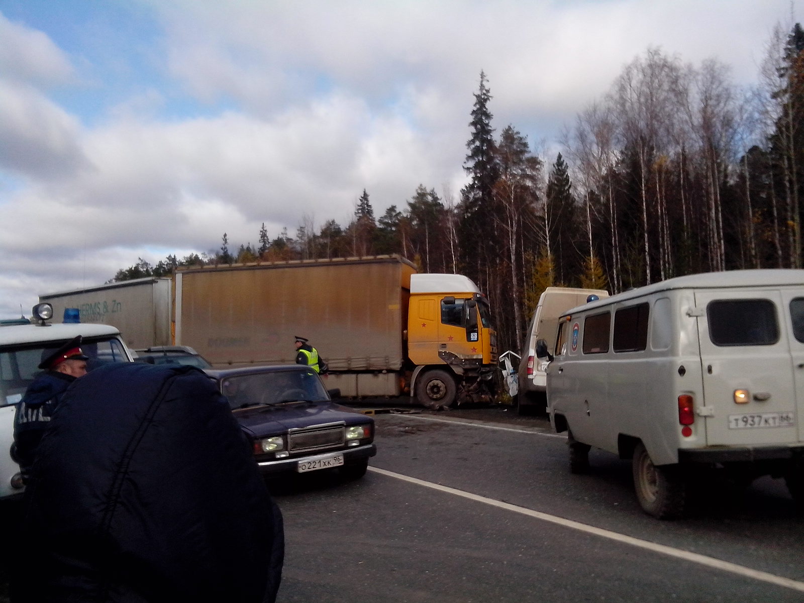 На трассе Екатеринбург—Серов в ДТП попала детская баскетбольная команда. Ранены пять человек - Фото 4