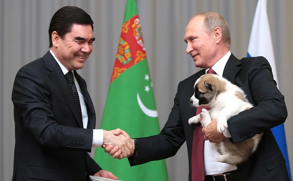 Такса Рогозина, алабай Путина и лабрадор Макрона возглавили рейтинг собак уходящего года. ФОТО - Фото 3